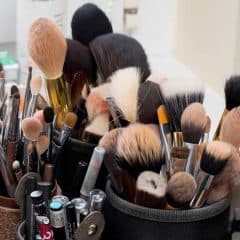 how to wash and store makeup brushes at home