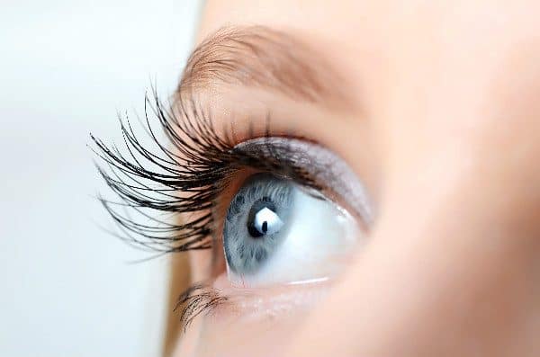 One castor oil use is lengthening eyelashes.