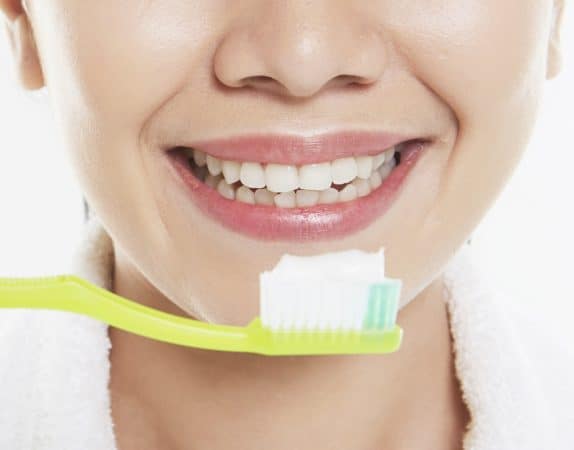 Diatomaceous Earth for Health - used as toothpaste to brush your teeth