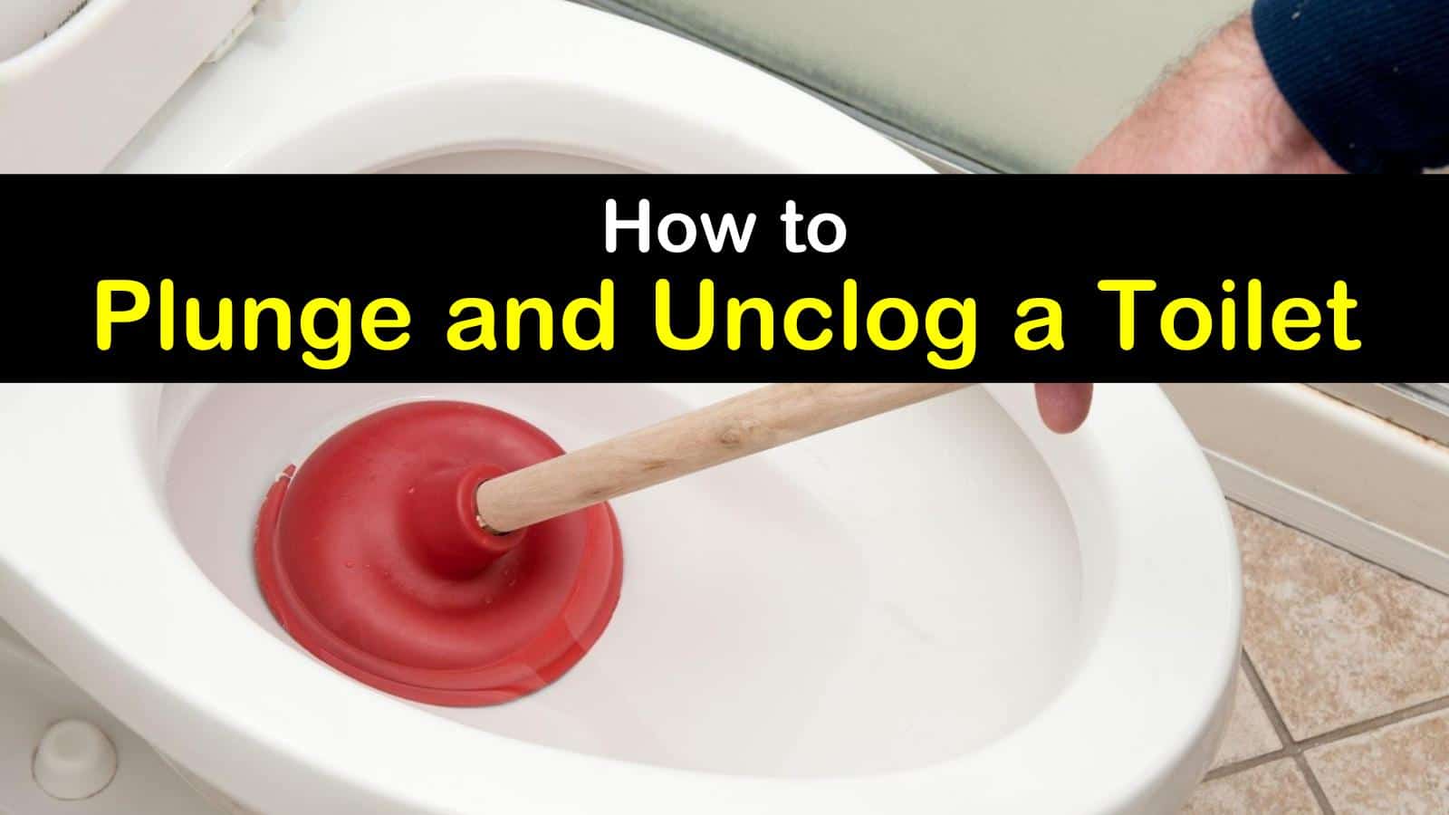 how to plunge a toilet titleimg1