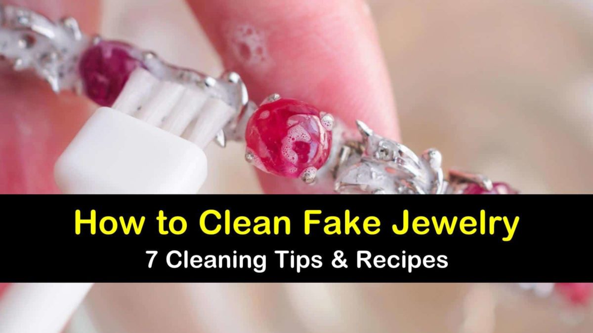 7 Fast & Easy Ways to Clean Fake Jewelry