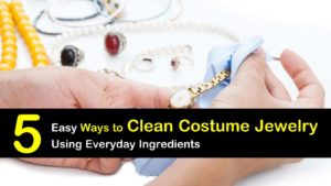 how to clean costume jewelry titleimg1