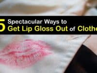 How to Get Lip Gloss Out of Clothes titleimg1